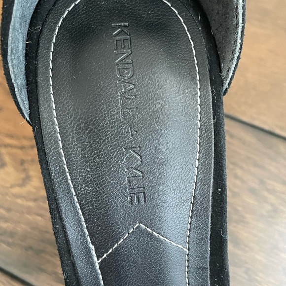 Kendall + Kylie black stiletto - Picture 3 of 5
